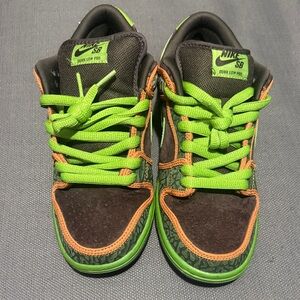 Nike SB Dunk Low Pro Sneakers - Brown, Green & Orange (De La Soul)